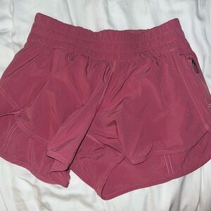 Lululemon tracker shorts